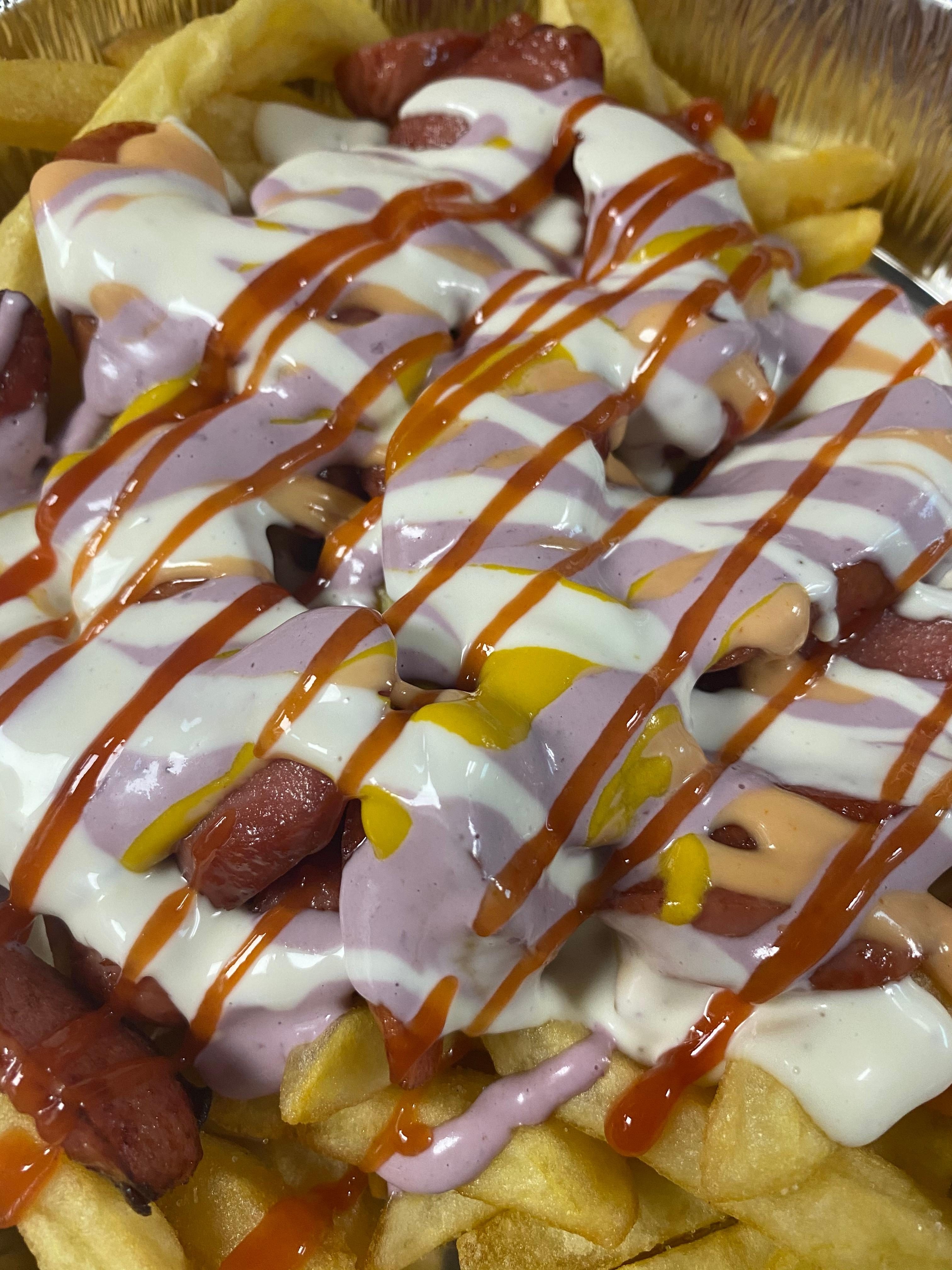 Salchipapas.