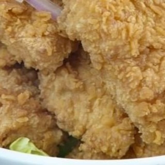 Martes de Chicharron de Pescado Corvina.