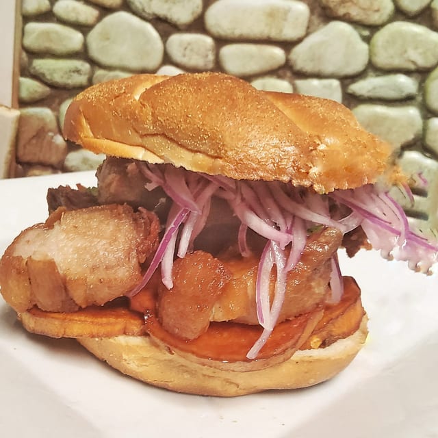 Sandwich de Chicharron.